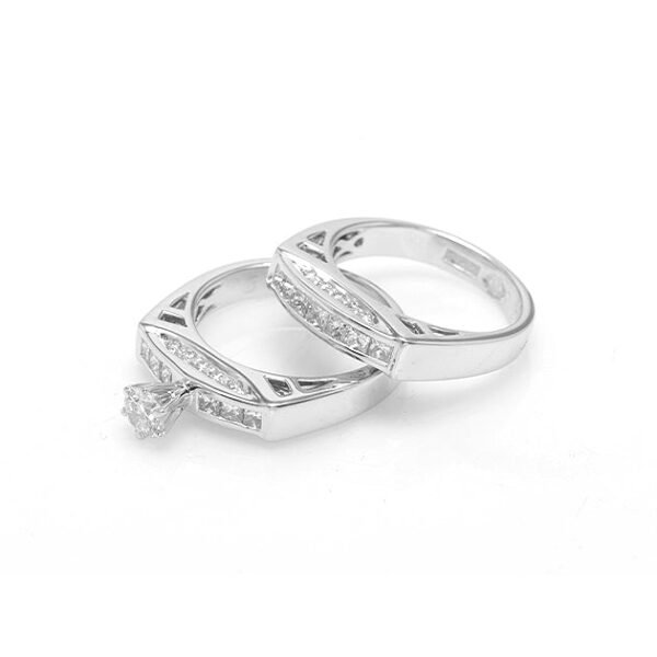 18K White Gold Diamond Solitaire & Band Set - Image 2