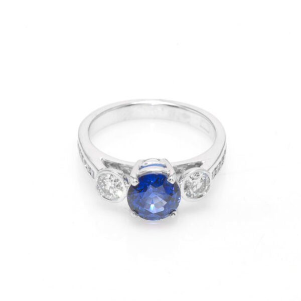 18K White Gold Ceylon Sapphire and Diamond Ring - Image 3