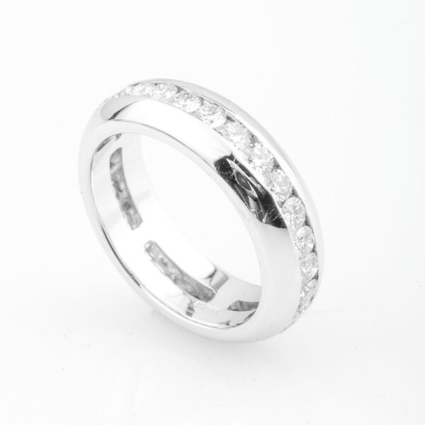 18K White Gold Diamond Band