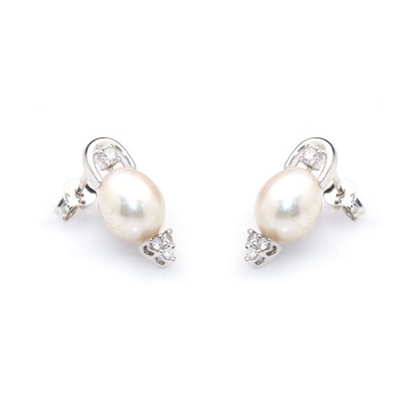 Elegant Pearl and Diamond Earrings in White Gold