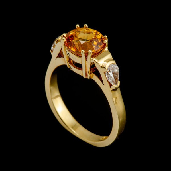 18K Yellow Gold Diamond and Sapphire Ring - Image 5