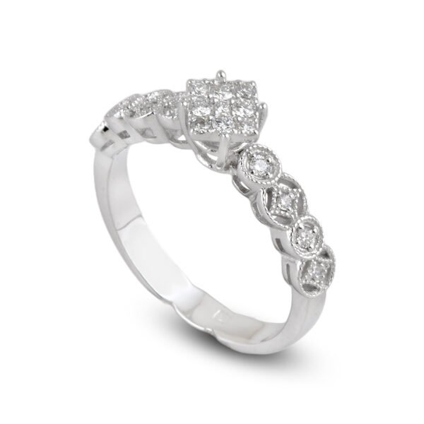 18K White Gold Diamond Solitaire