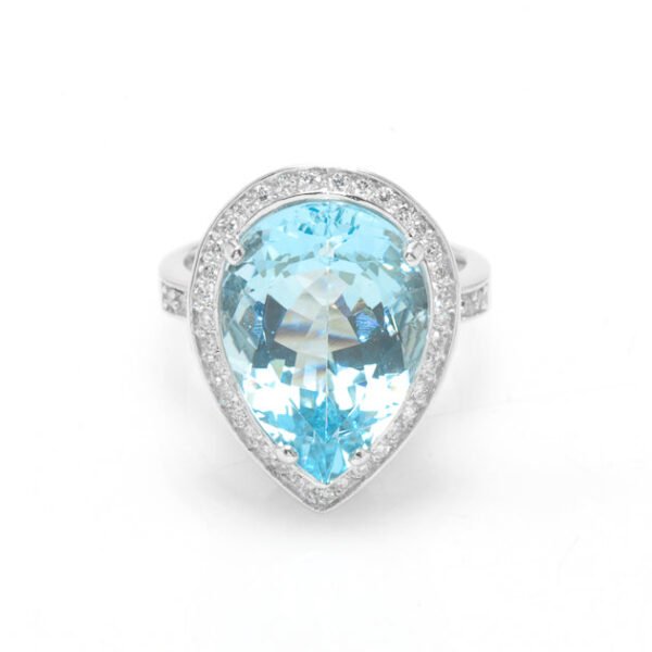 18K White Gold Diamond and Aquamarine Ring - Image 2