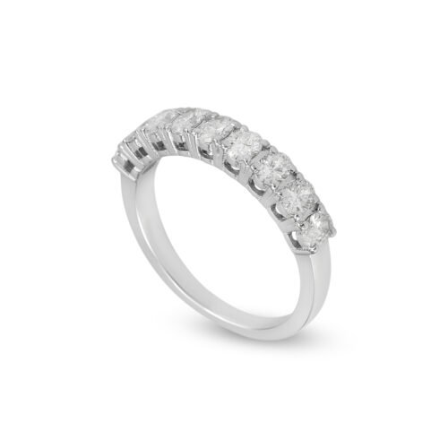 18k White Gold Oval Diamond Band