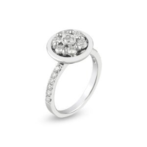 18K white gold diamond ring