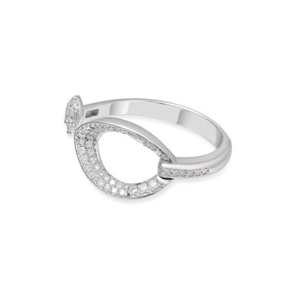 White Gold Diamond Ring with Baguette and Brilliant Cuts - Image 2