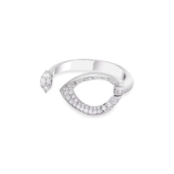 White Gold Diamond Ring with Baguette and Brilliant Cuts - Image 3