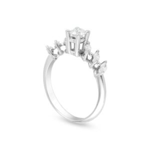 Elegant 18k White Gold Solitaire Diamond Ring