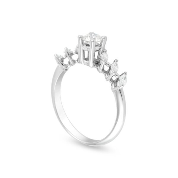 Elegant 18k White Gold Solitaire Diamond Ring