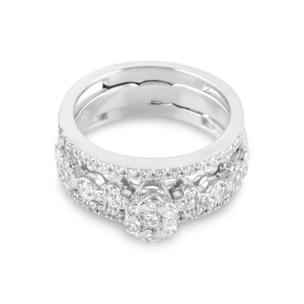 Elegant White Gold and Diamond Solitaire Ring Band Set - Image 2