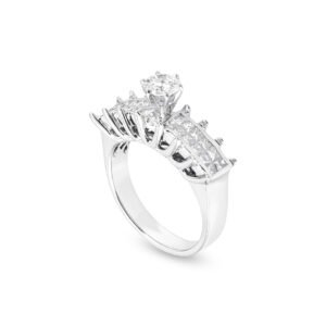 18k white gold diamond solitaire ring