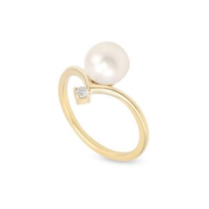 18k yellow gold diamond and freshwater pearl ring
