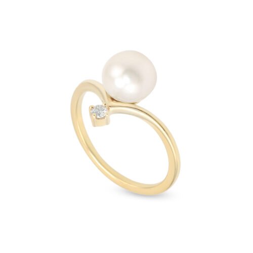 18k yellow gold diamond and freshwater pearl ring